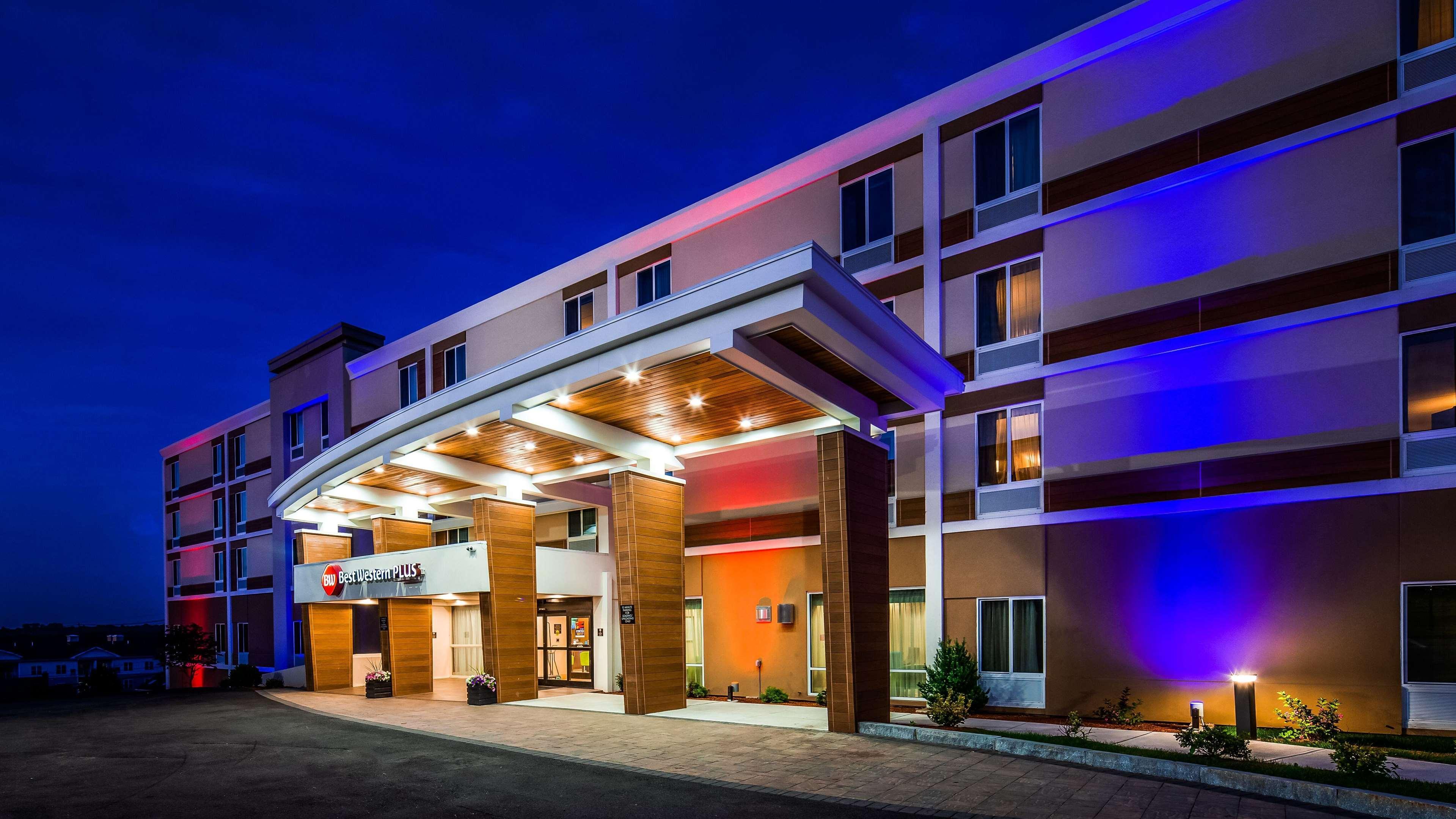 Best Western Plus North Shore Hotel Danvers Bagian luar foto