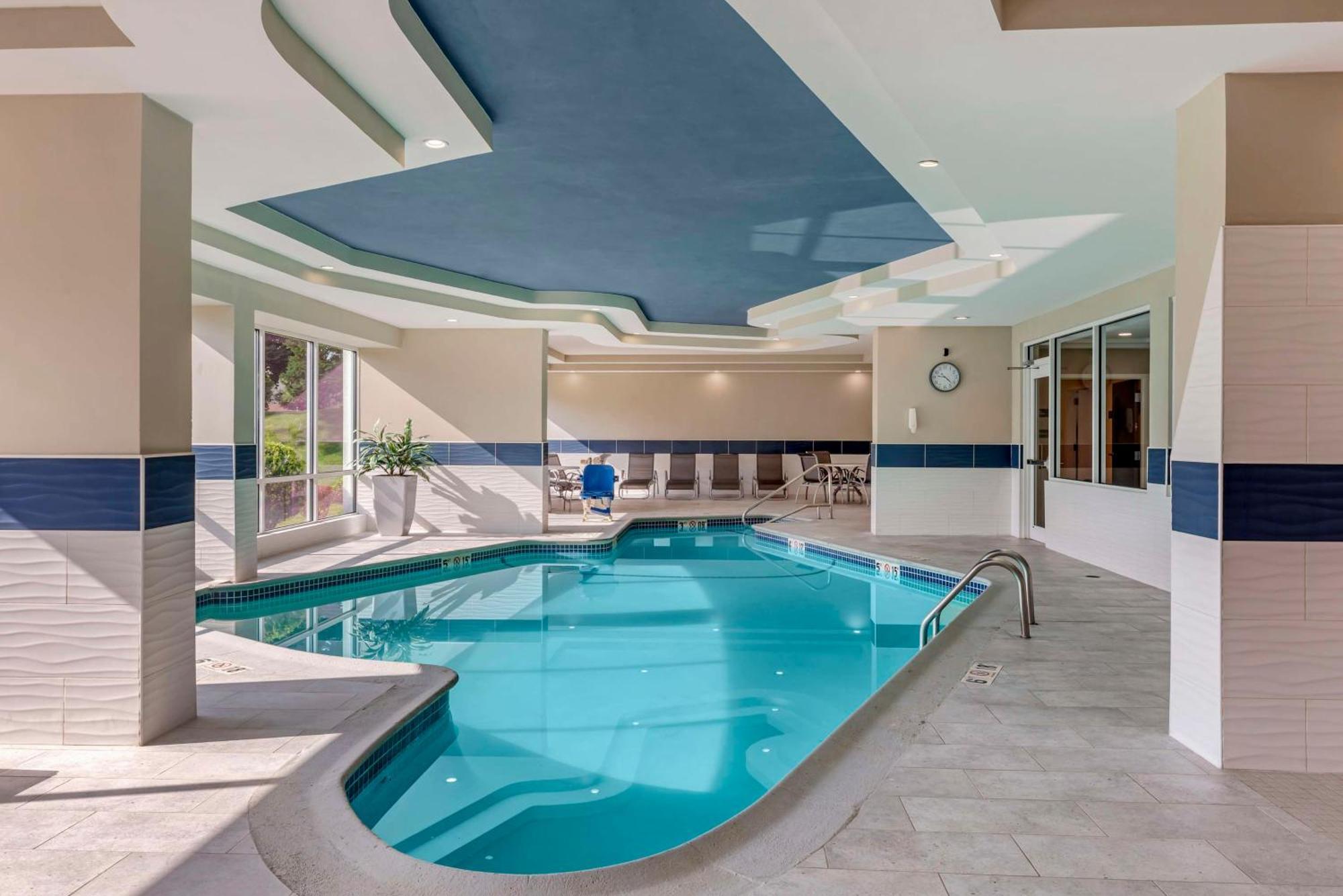 Best Western Plus North Shore Hotel Danvers Bagian luar foto
