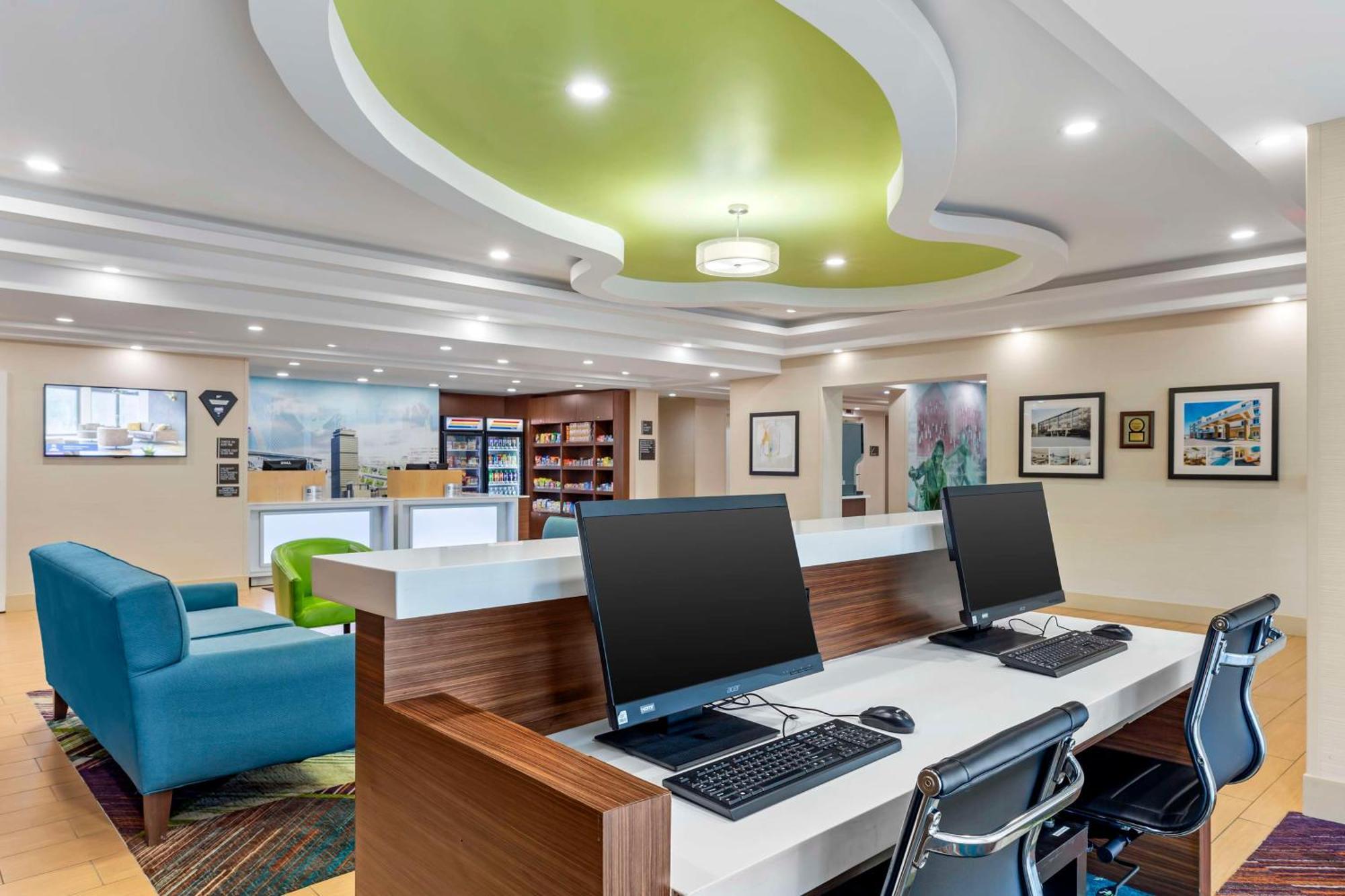 Best Western Plus North Shore Hotel Danvers Bagian luar foto