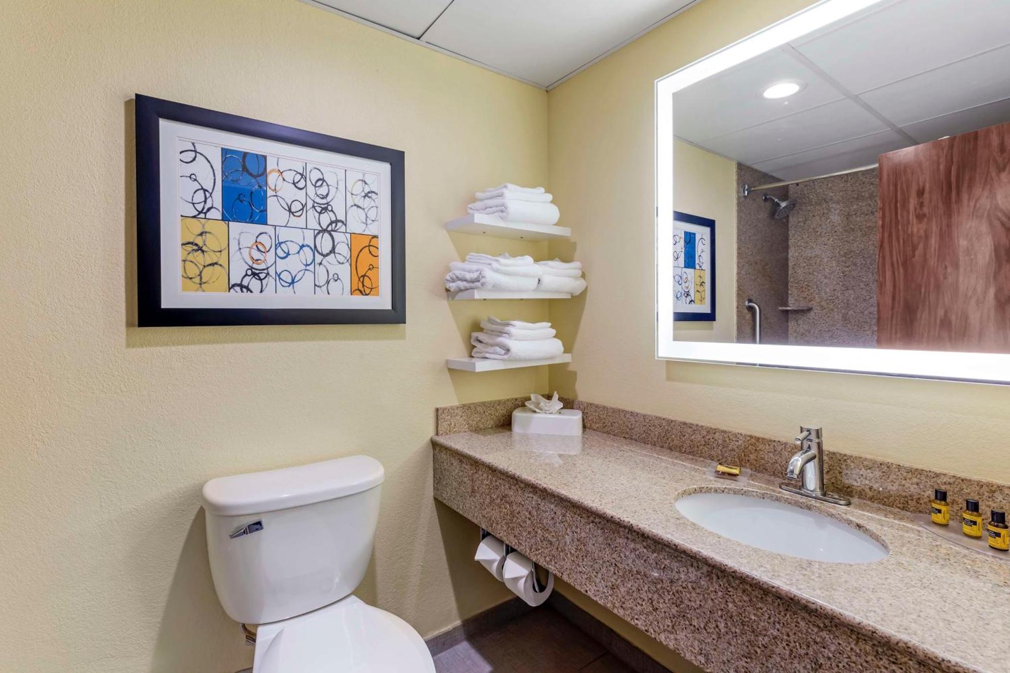 Best Western Plus North Shore Hotel Danvers Bagian luar foto