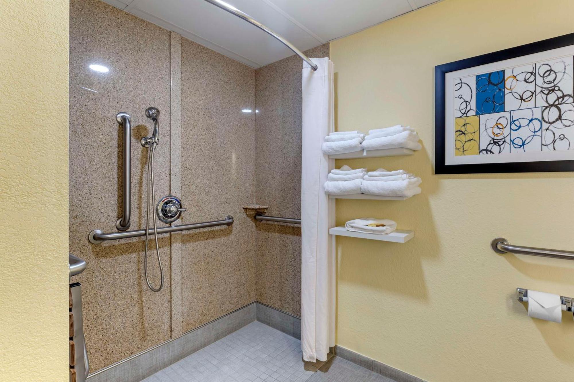 Best Western Plus North Shore Hotel Danvers Bagian luar foto