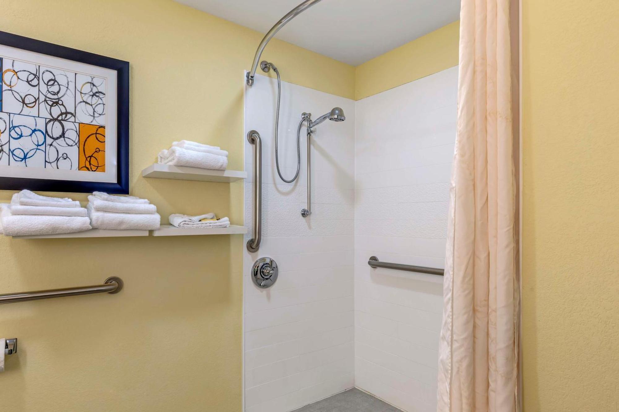 Best Western Plus North Shore Hotel Danvers Bagian luar foto