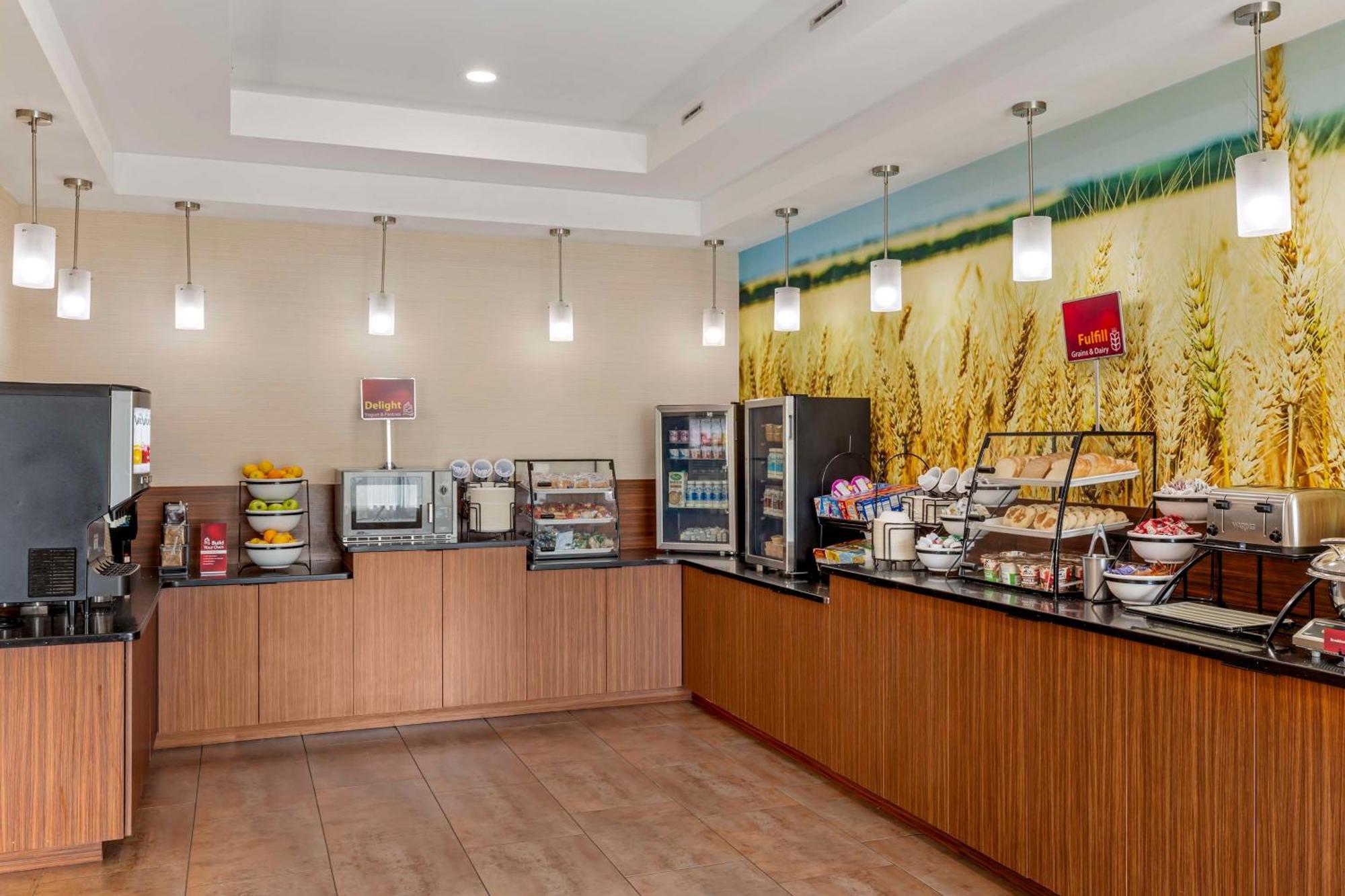 Best Western Plus North Shore Hotel Danvers Bagian luar foto