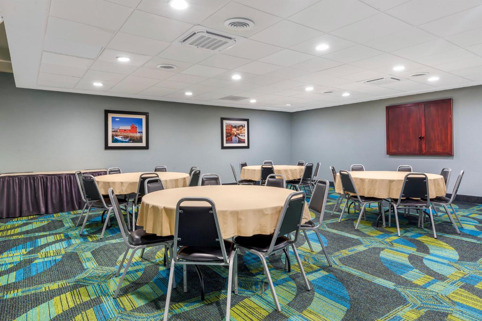 Best Western Plus North Shore Hotel Danvers Bagian luar foto