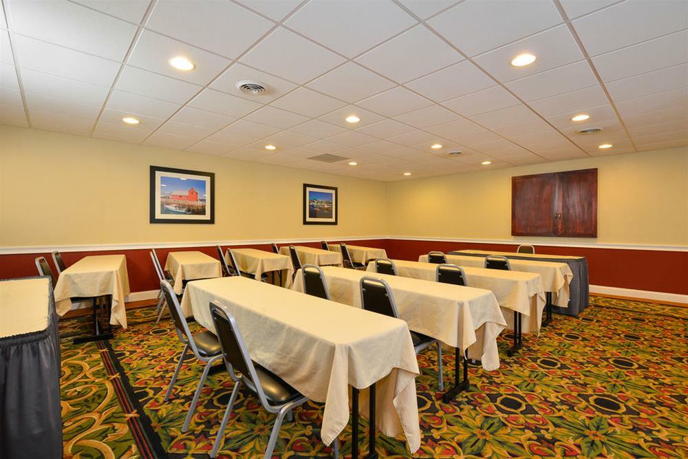 Best Western Plus North Shore Hotel Danvers Bagian luar foto